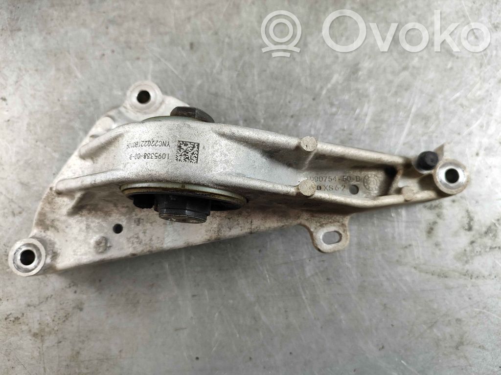 Engine mount bracket   109075400B