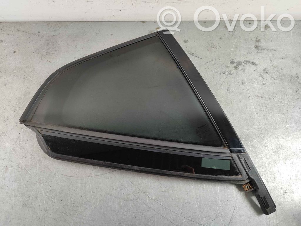 Volvo XC40 Ventanilla de ventilación de la puerta trasera 