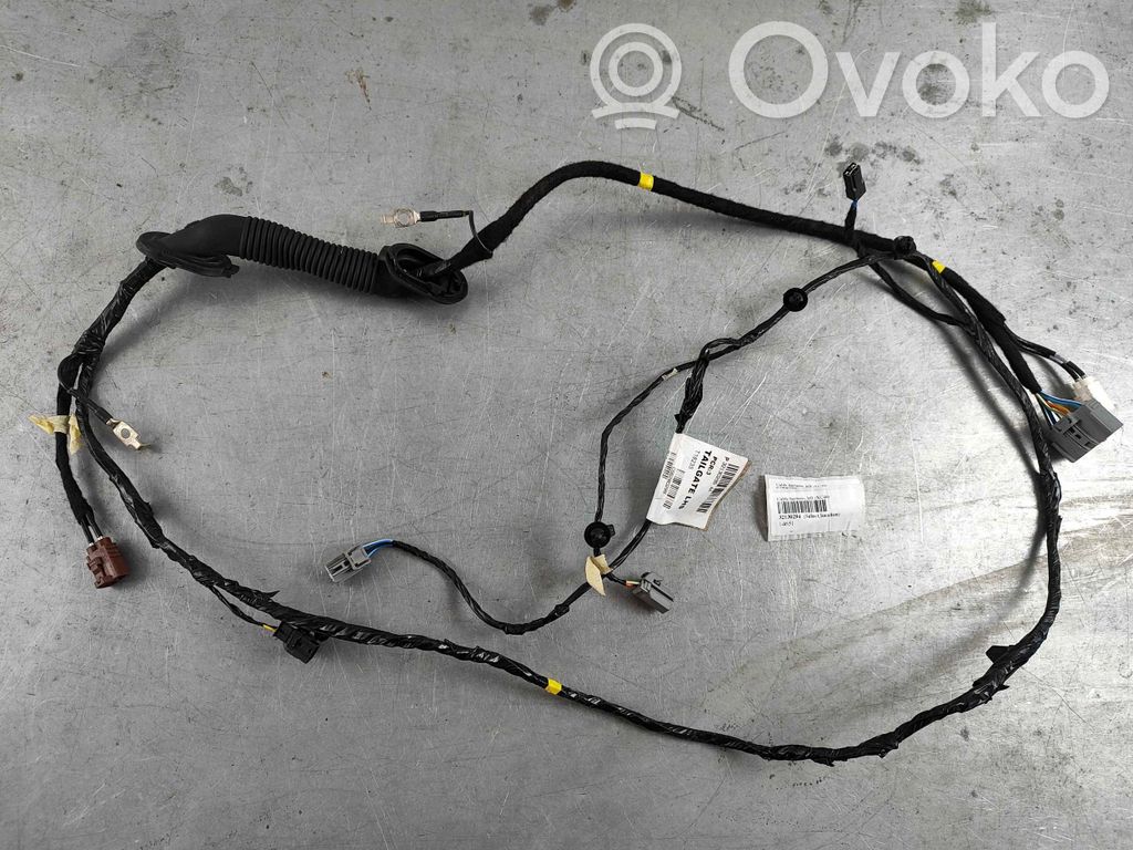 Volvo XC40 Wiązka przewodów klapy tylnej / bagażnika 