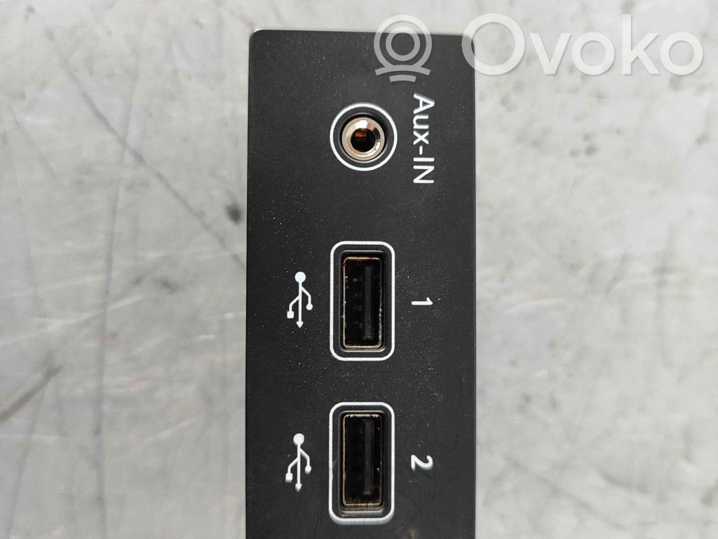 Renault Zoe AUX in-socket connector 