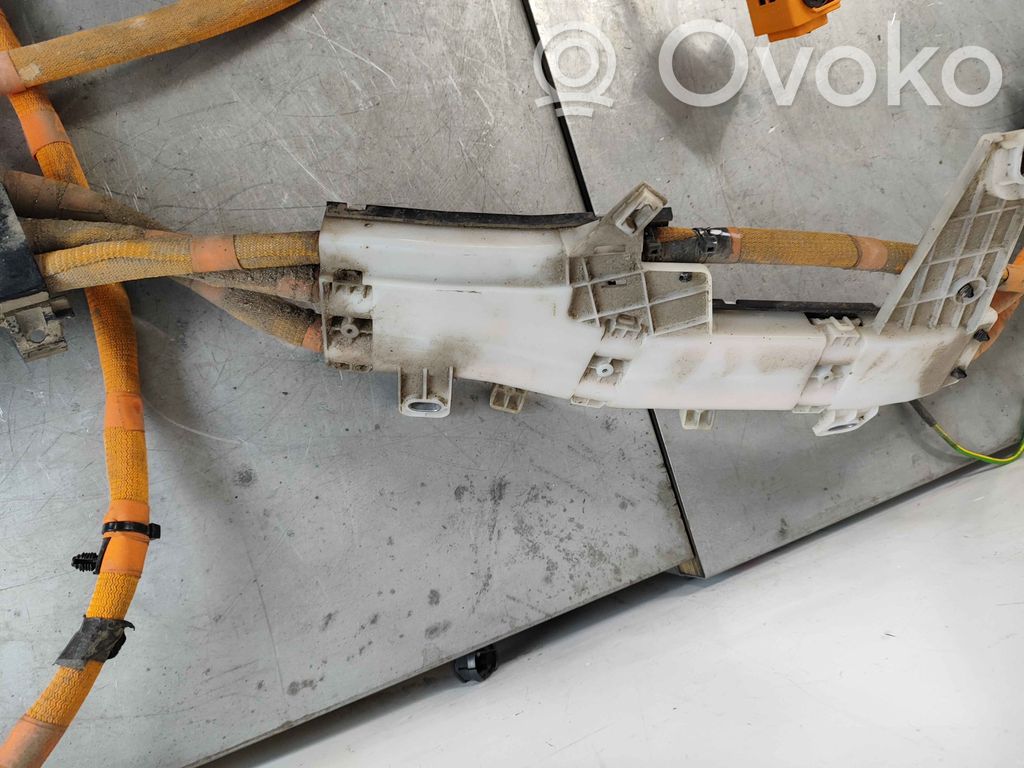 Gniazdo ładowania samochodu elektrycznego   32340949