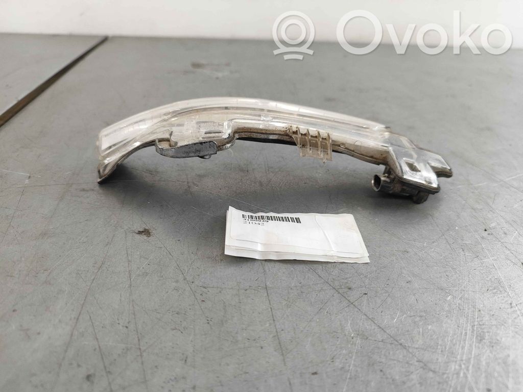 Volvo S60 Mirror indicator light 