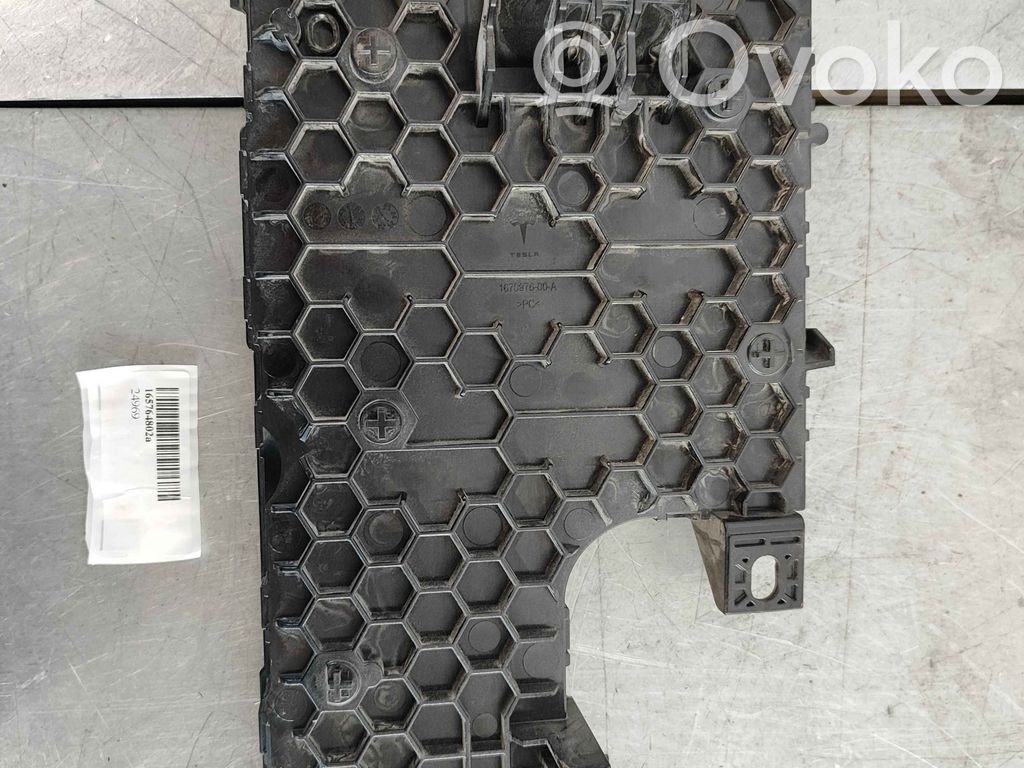 Tesla Model Y Comfort/convenience module 
