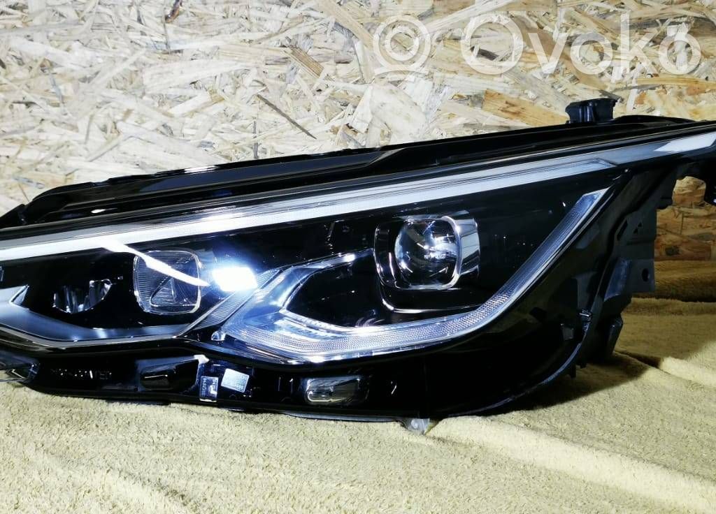 Volkswagen Golf VIII Faro/fanale 