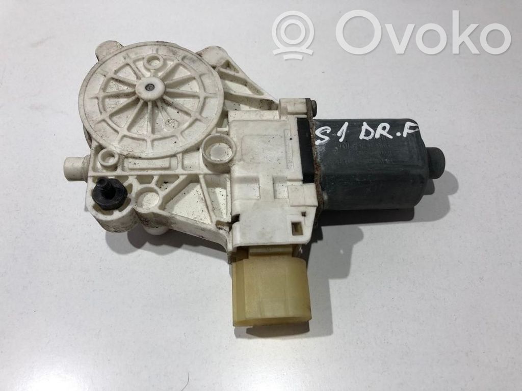 Front door window regulator motor   6927028
