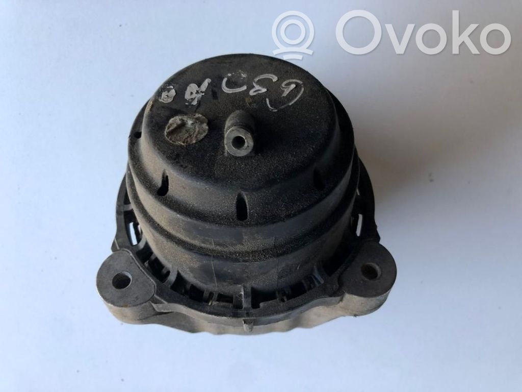 Engine mounting bracket   686048202