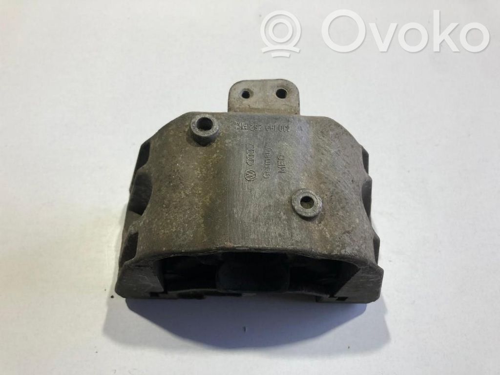 Volkswagen Golf IV Engine mounting bracket 