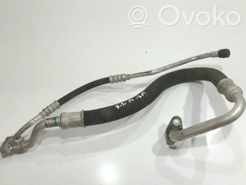 BMW 1 E81 E87 Ilmastointilaitteen putki (A/C) 