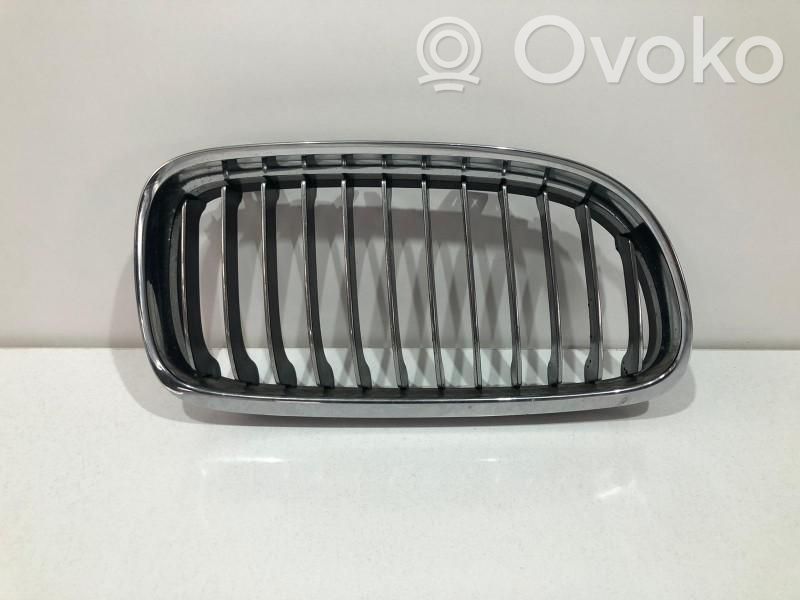 BMW 3 E90 E91 Priekšējais režģis 
