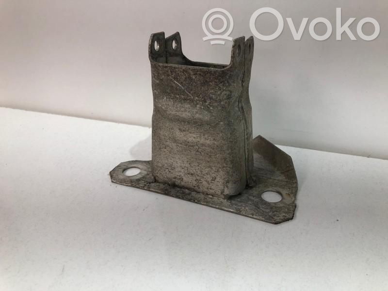 Renault Clio III Front bumper cross member 