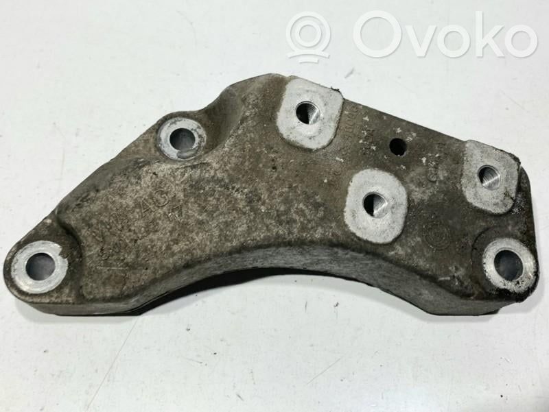 Volkswagen Tiguan Gearbox mount 