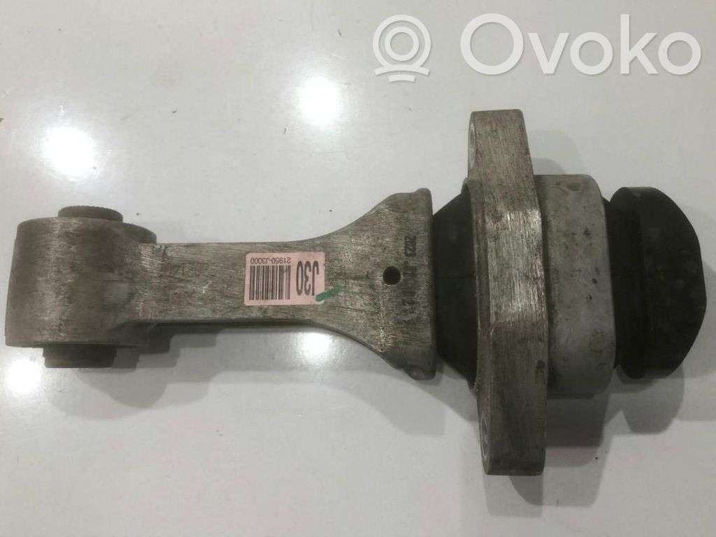 Generator/alternator bracket   21950J3000