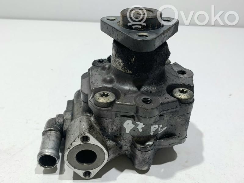 Ohjaustehostimen pumppu   7L8422154H