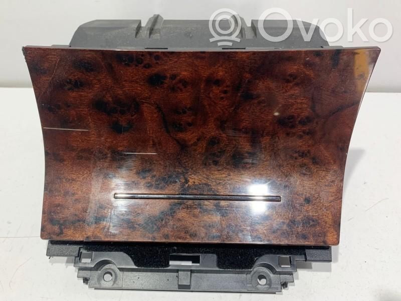 Skoda Octavia Mk2 (1Z) Popielniczka deski rozdzielczej 