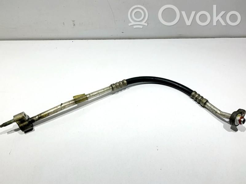 Ford Focus Ilmastointilaitteen putki (A/C) 