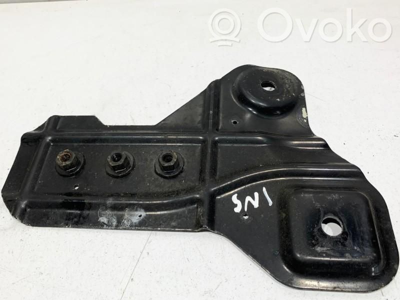 Opel Insignia A Akkulaatikon alusta 