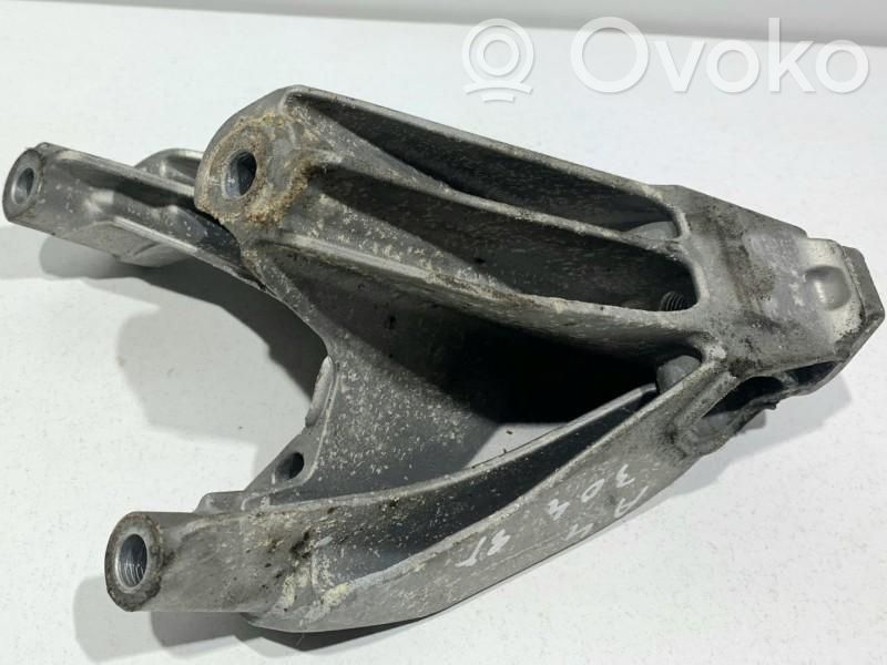 Audi A4 S4 B8 8K Engine mounting bracket 