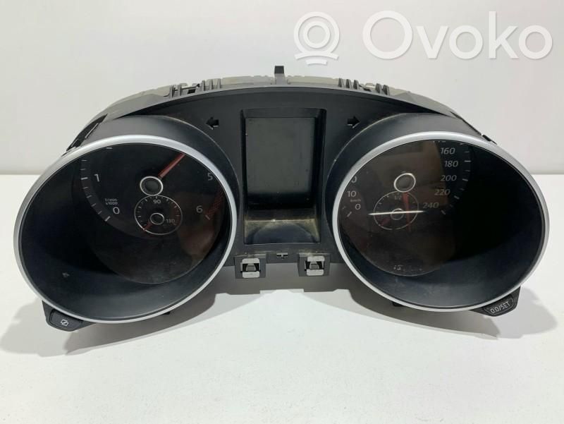 Volkswagen Golf VI Speedometer (instrument cluster) 