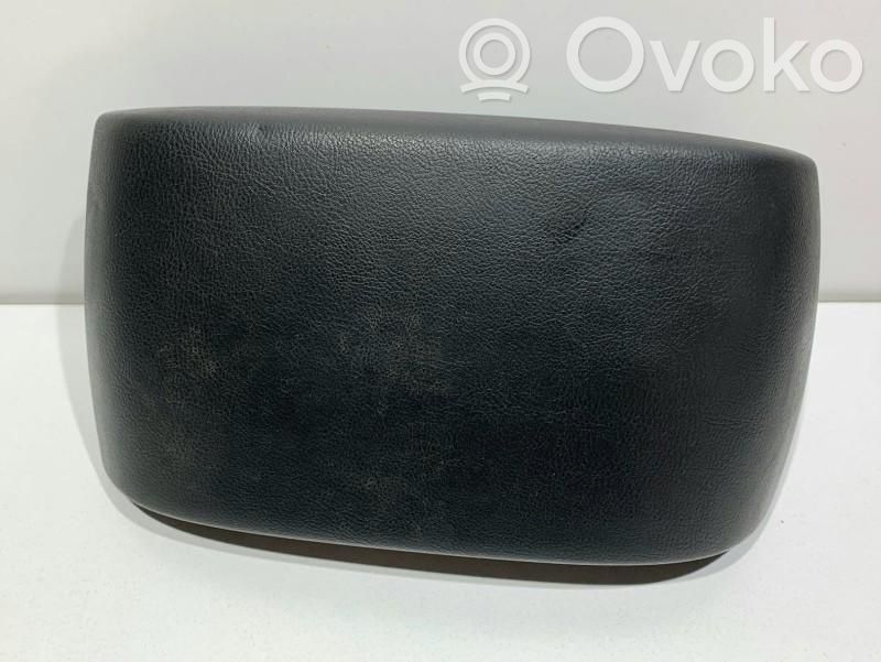Armrest   6M21R044C82A