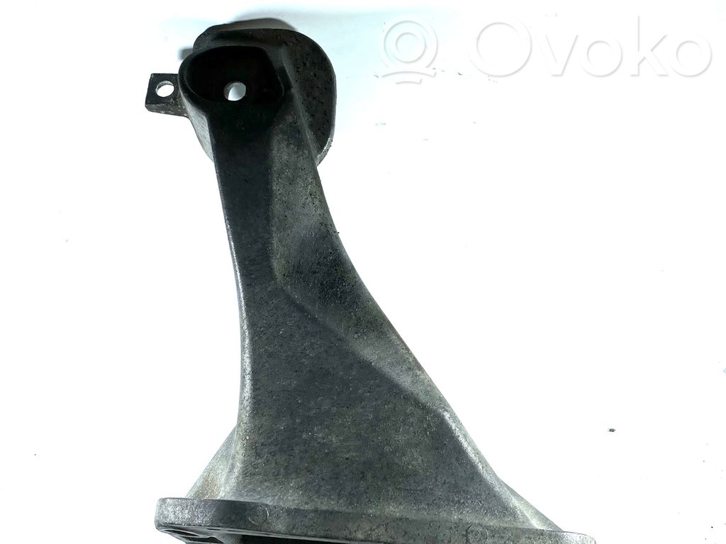 BMW X5 E53 Engine mounting bracket 