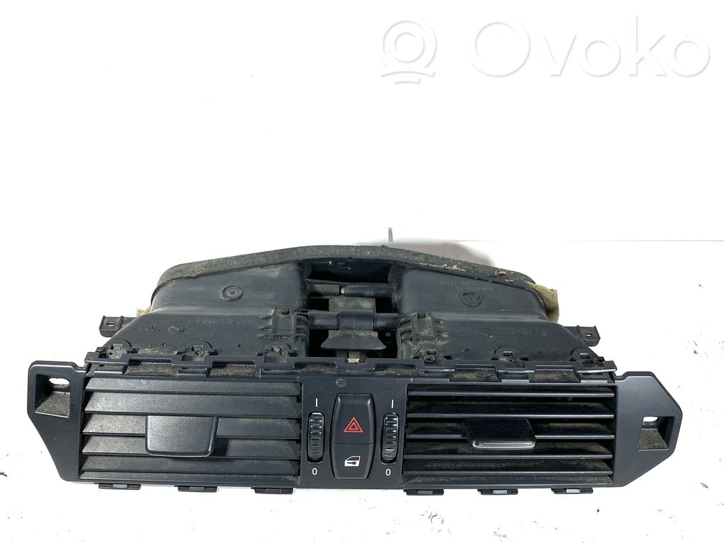 Rejilla de ventilación central del panel   6910734,7009275,05114002,05148002
