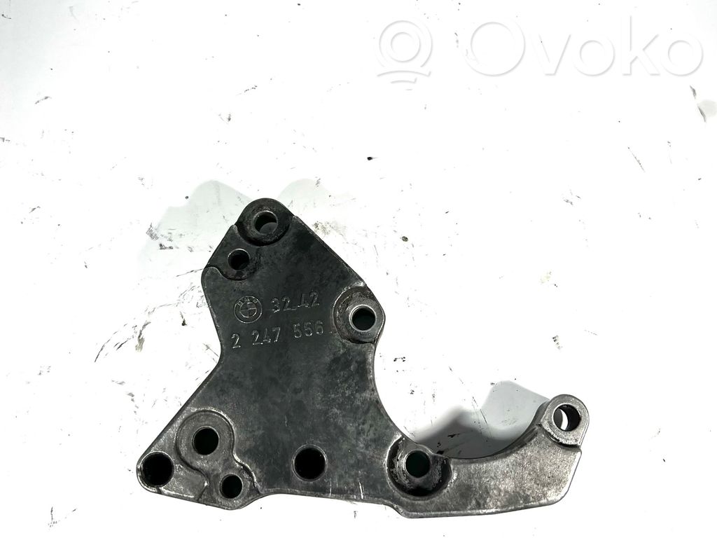 BMW 5 E60 E61 Support de pompe de direction assistée 