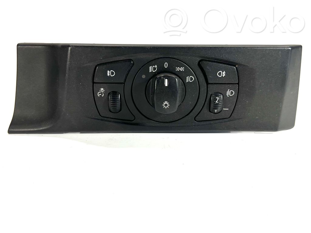 Light switch   6925295