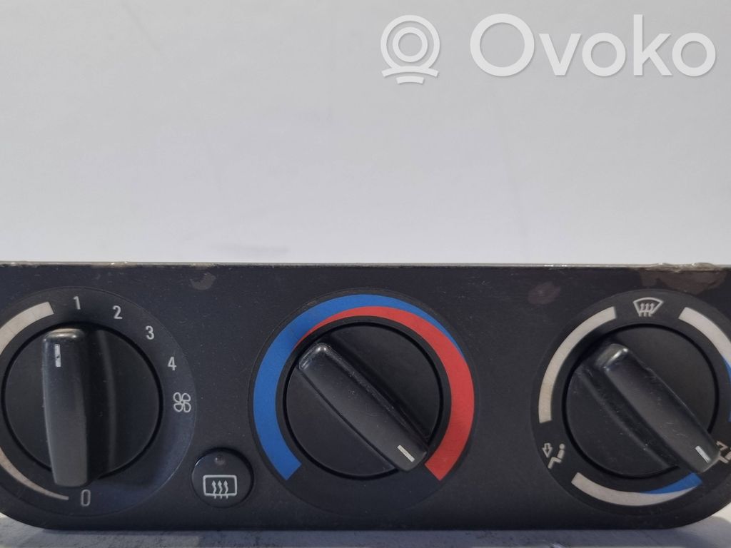 BMW 3 E36 Climate control unit 