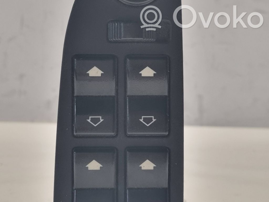 Quarter vent window switch   8368966,047266,9725