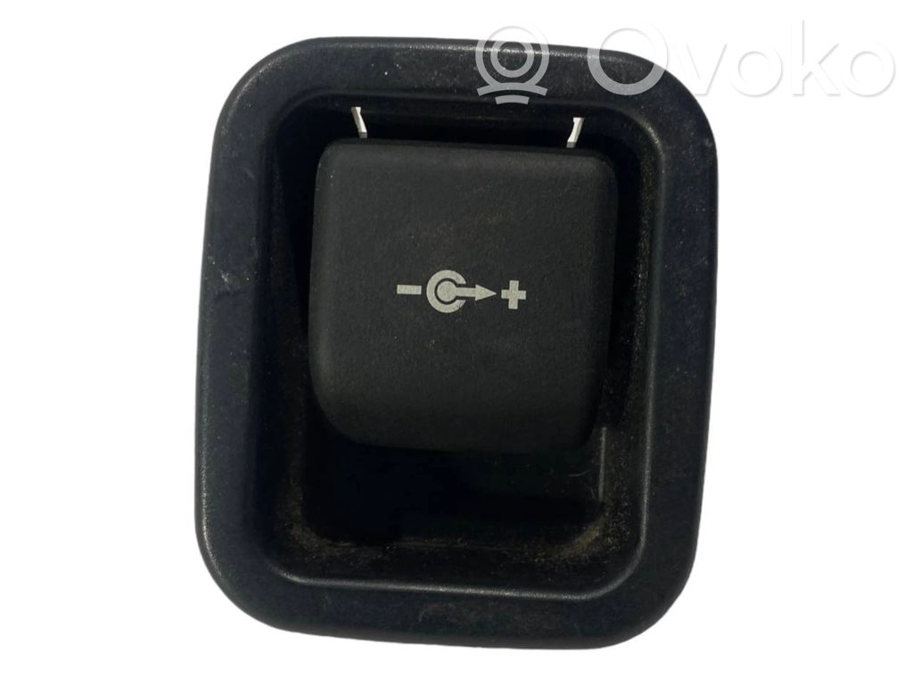 12V Steckdose hinten   7143111,51477143111