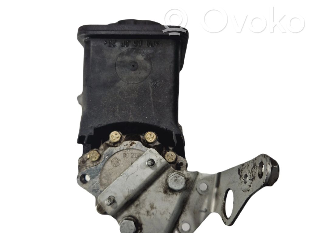 BMW 3 E46 Ohjaustehostimen pumppu 