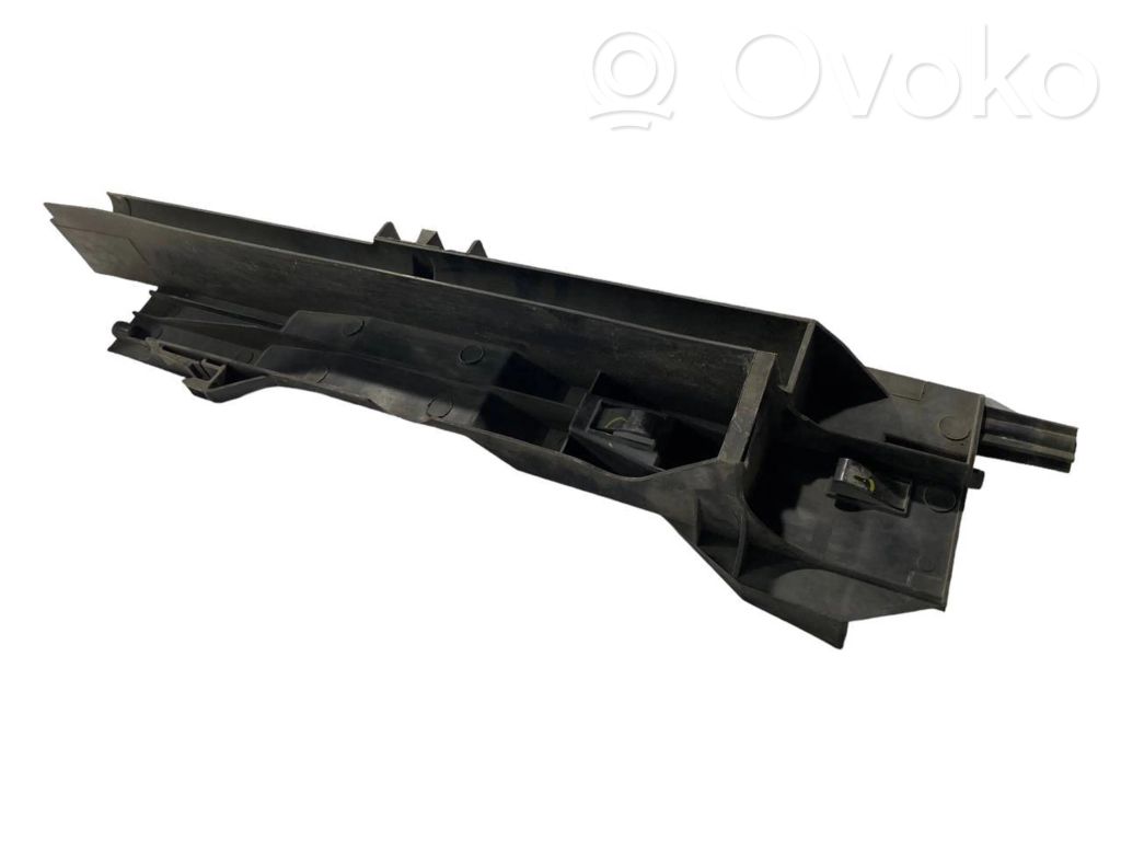 Radiator mount bracket   7799761
