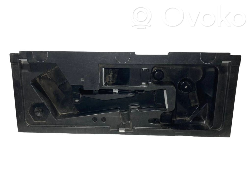 BMW 5 E34 Tool box 