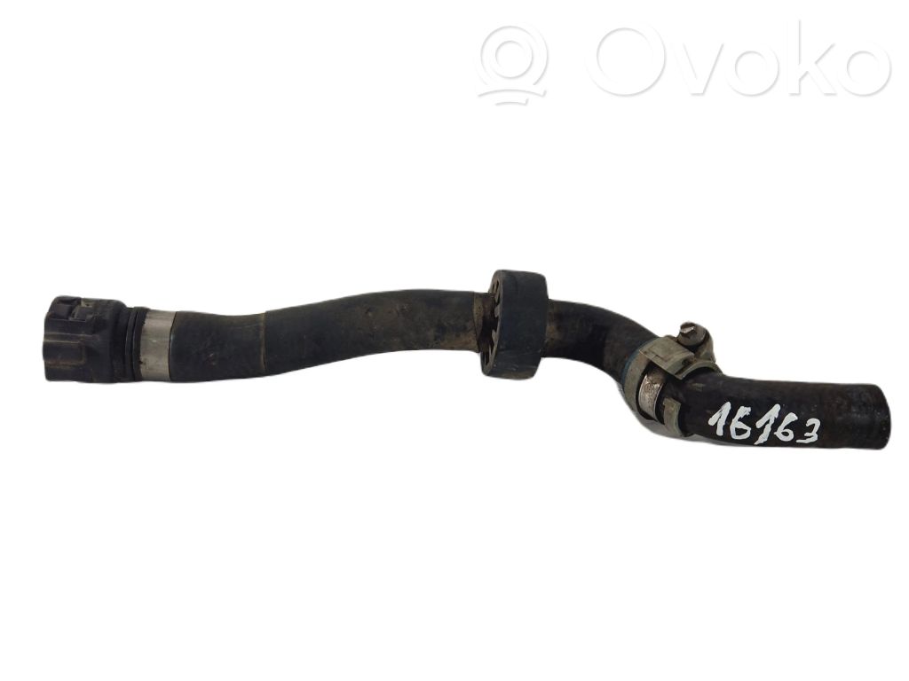 Coolant pipe/hose