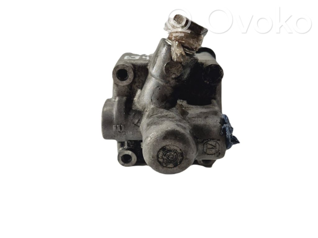 BMW 5 E34 Power steering pump 