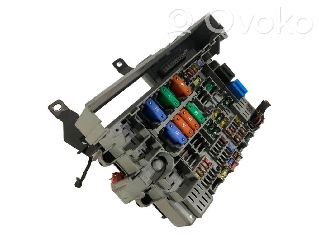 Drošinātāju bloks   6906624
