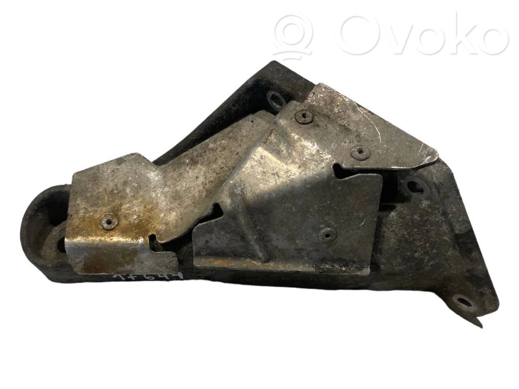 Engine mounting bracket   1094697