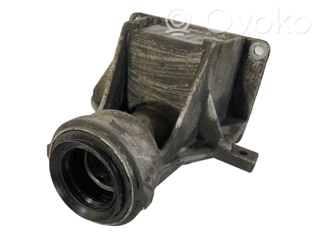 Driveshaft support bearing bracket   7527386,31537527386
