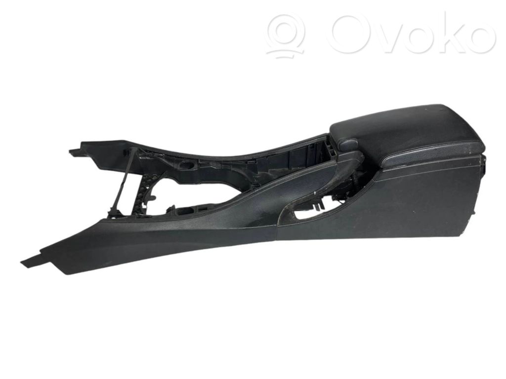 Armrest   7075357,51167075357,7153713,51167153713,6940236,6940237
