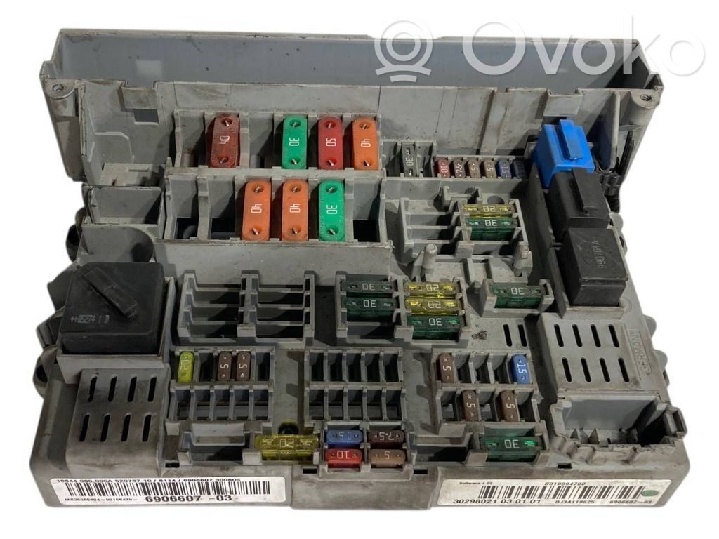 Drošinātāju bloks   6906607