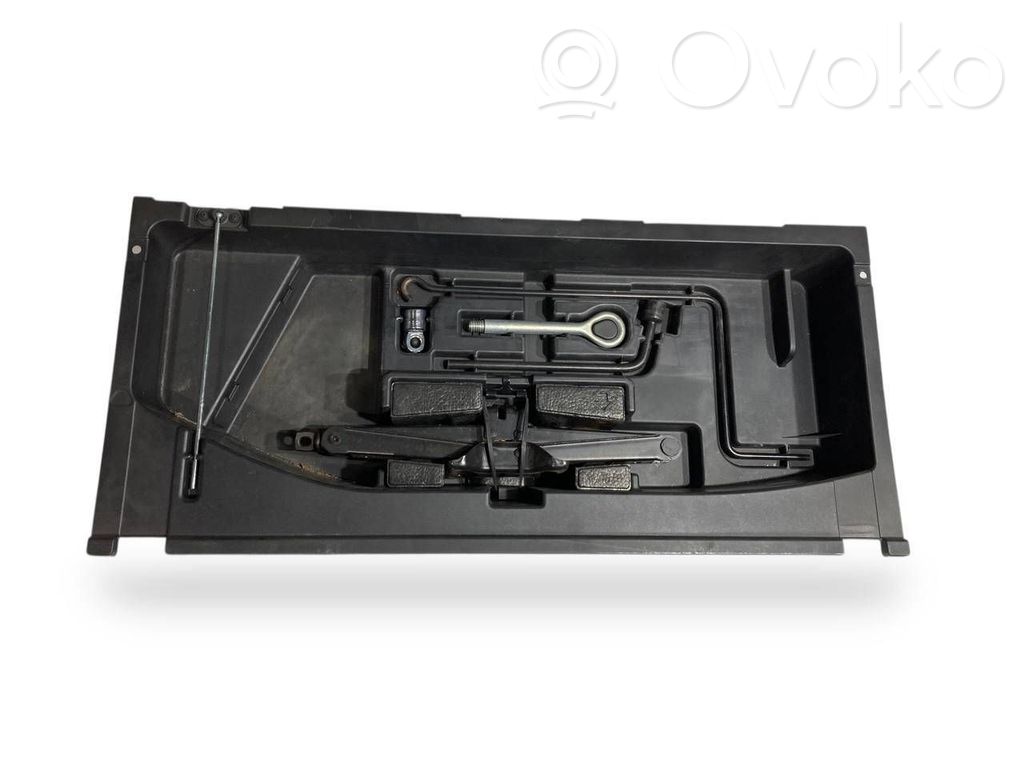 Lexus RX 300 Tool set 