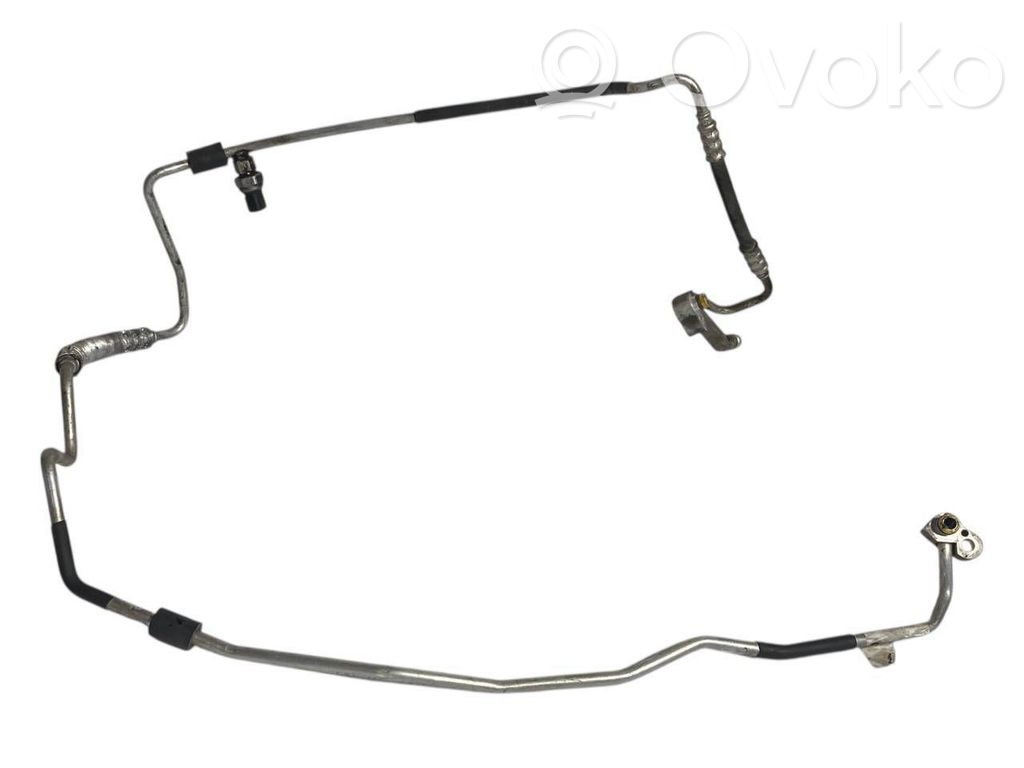 BMW 1 E81 E87 Ilmastointilaitteen putki (A/C) 