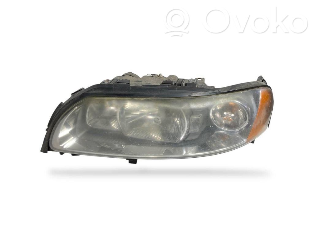 Volvo XC70 Lampa przednia 