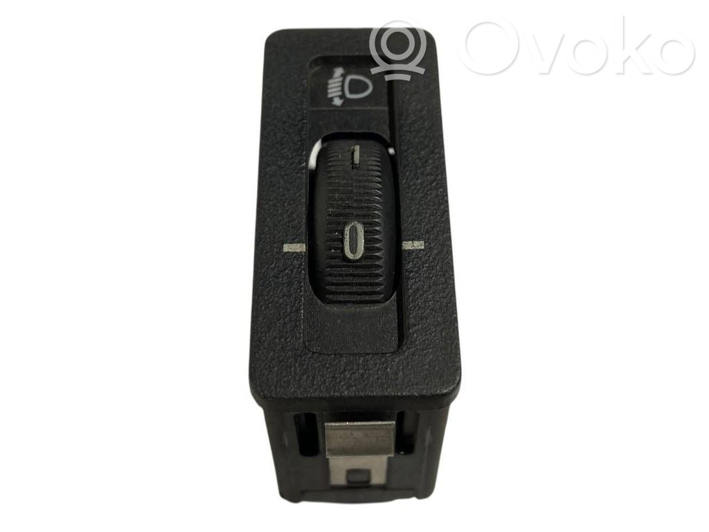 Headlight level height control switch   8360883,61318360883