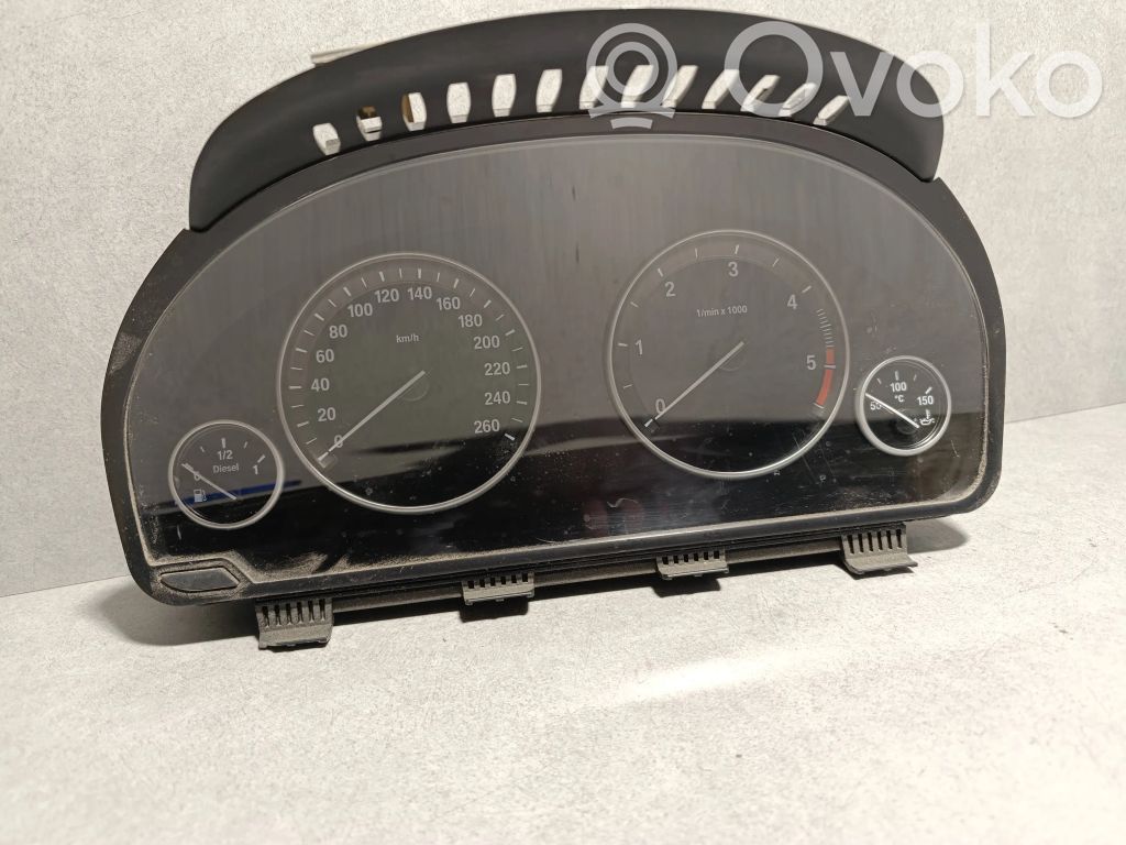BMW 5 F10 F11 Spidometrs (instrumentu panelī) 