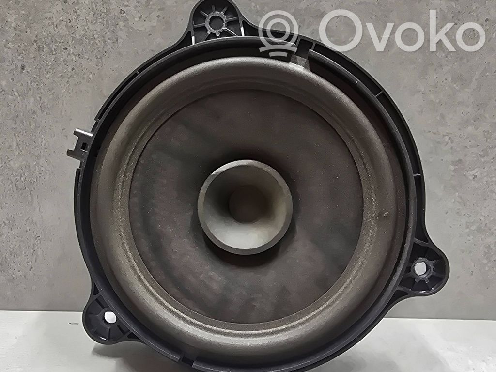 Nissan Qashqai Front door speaker 