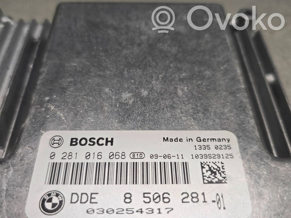 BMW 1 E81 E87 Moottorin ohjainlaite/moduuli 
