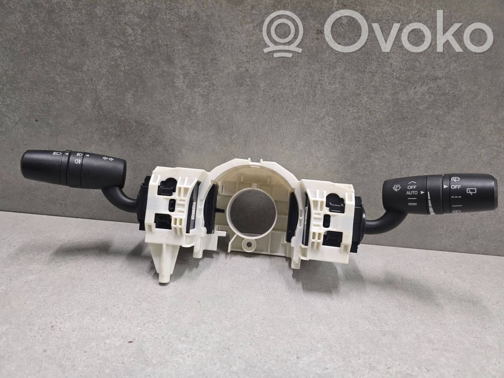 Mazda CX-5 Wiper turn signal indicator stalk/switch 