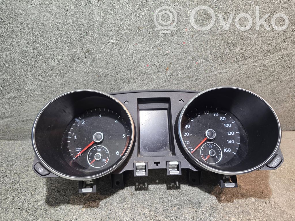 Volkswagen Golf VI Speedometer (instrument cluster) 