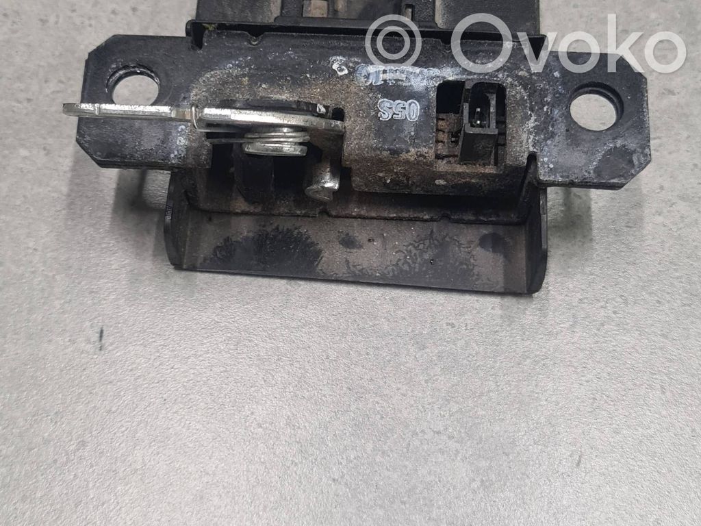 Volkswagen Caddy Spyna galinio dangčio 